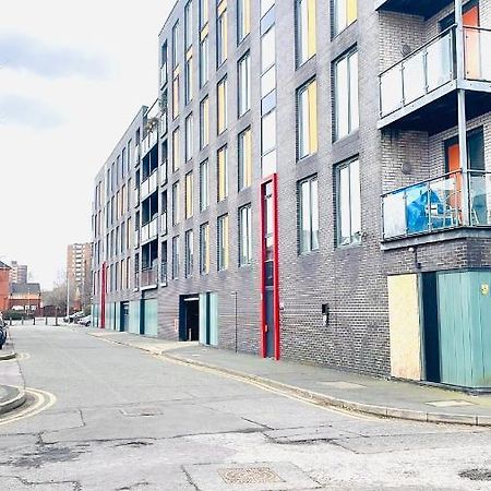 Central Spacious Manchester Exterior photo
