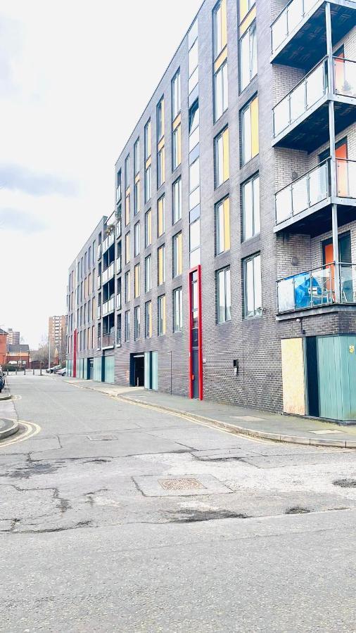 Central Spacious Manchester Exterior photo